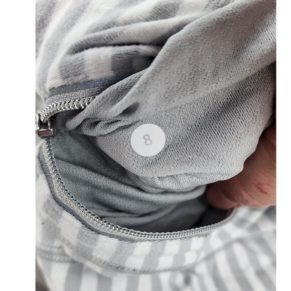 Lululemon Base Runner Grey White Striped Hooded Sweatshirt Size 8 - Picture 8 of 11